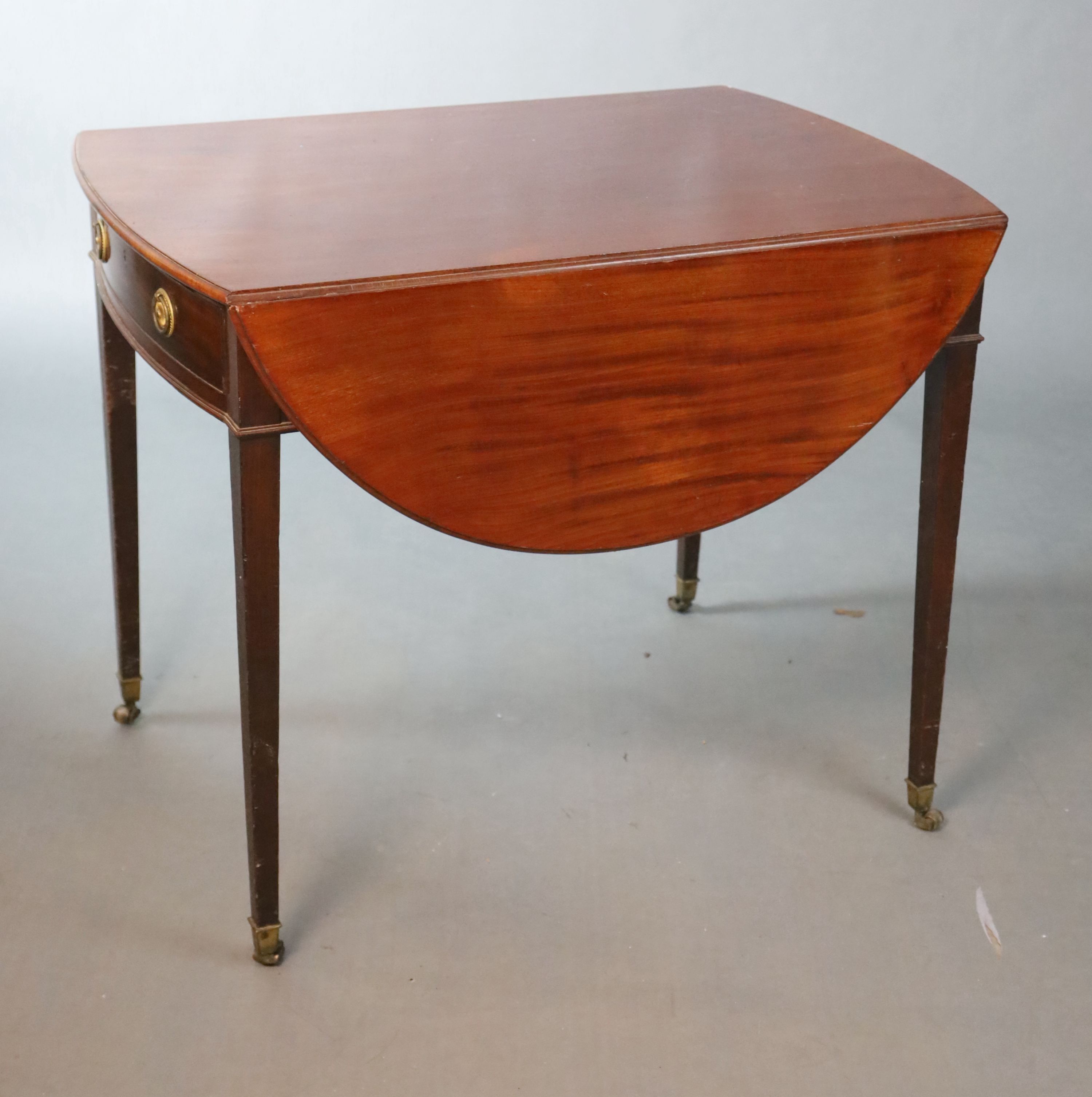 A George III mahogany Pembroke table, W.91.5cm D.122cm H.74cm